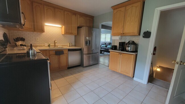 Foto del edificio - 2035 W Birchwood Ave