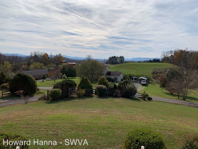 Building Photo - 3 br, 3 bath House - 147 Boundary Line Lane