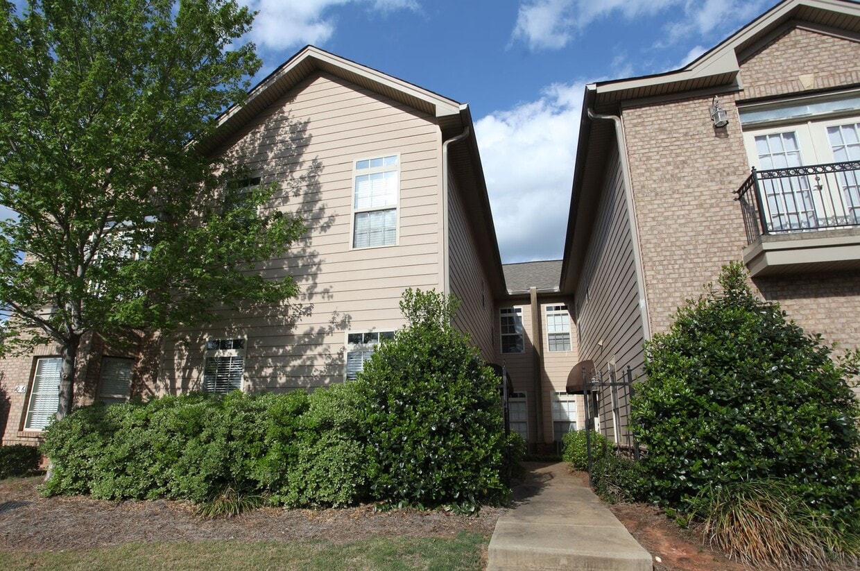 Beautiful Townhome Available June! Alquileres en Auburn, AL