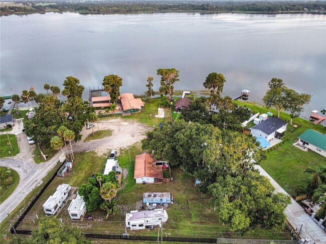 Foto del edificio - 1030 W Lake Marion Rd