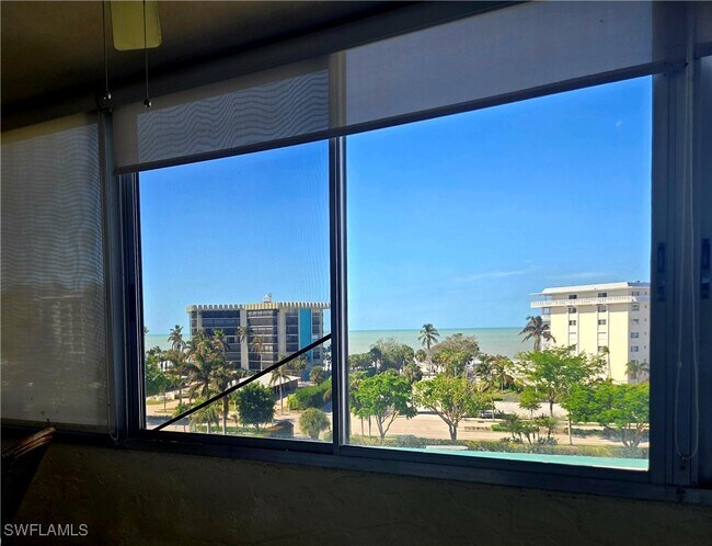Foto del edificio - 3410 Gulf Shore Blvd N
