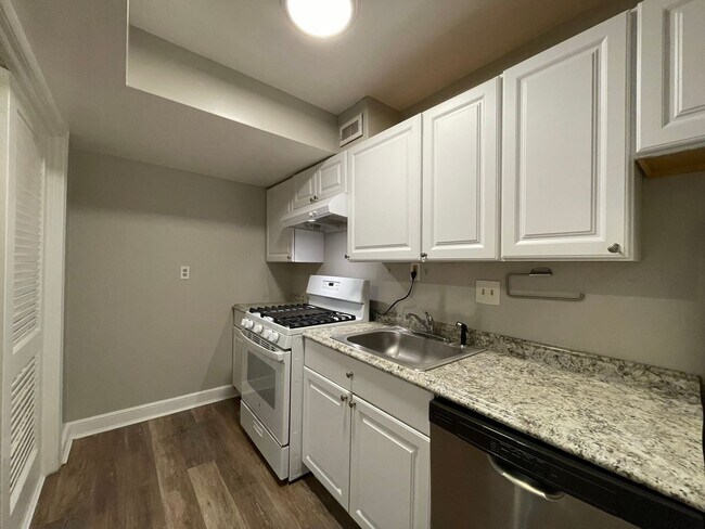 Photo - 939 25th St NW Apartment