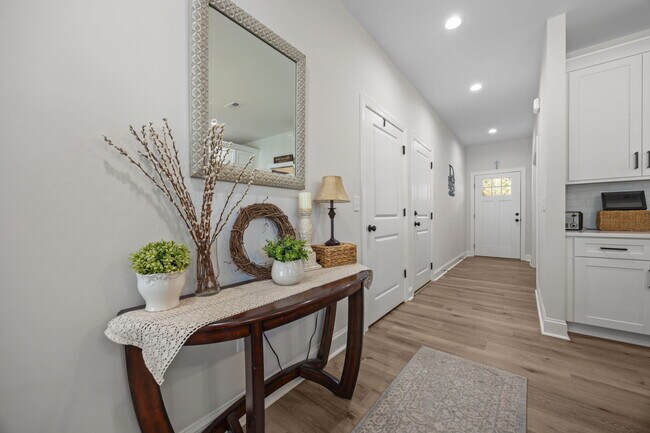 Building Photo - 346 Gun Club Dr