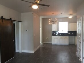 Building Photo - 1806 Perez St