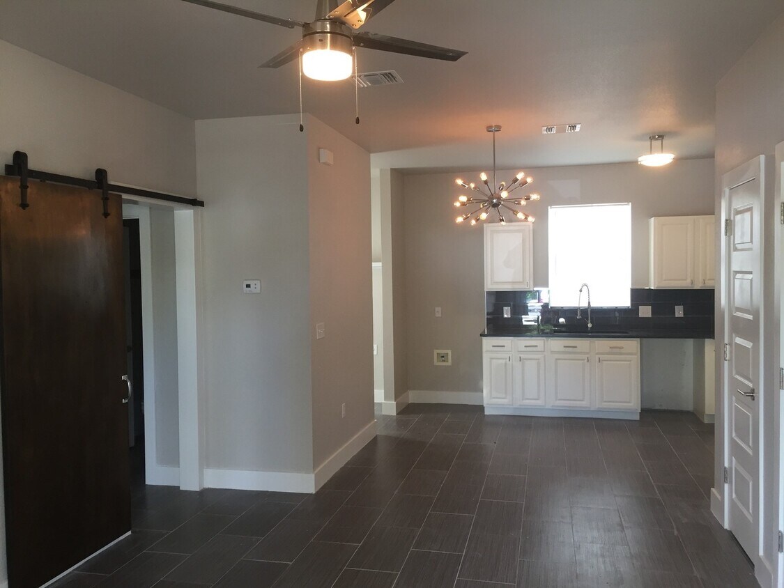 Foto principal - 1806 Perez St