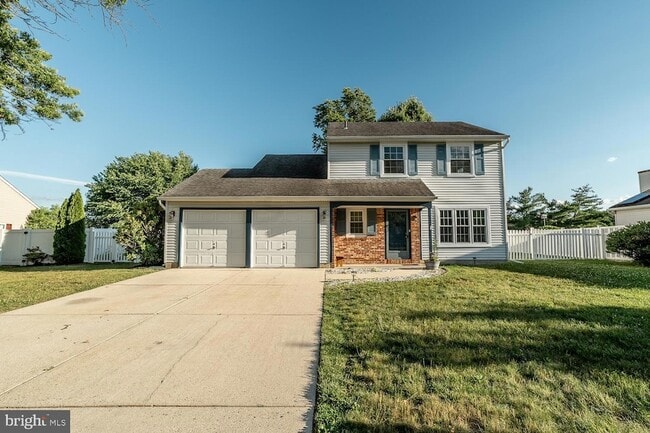 Photo - 10 Honey Locust Lane Unit House