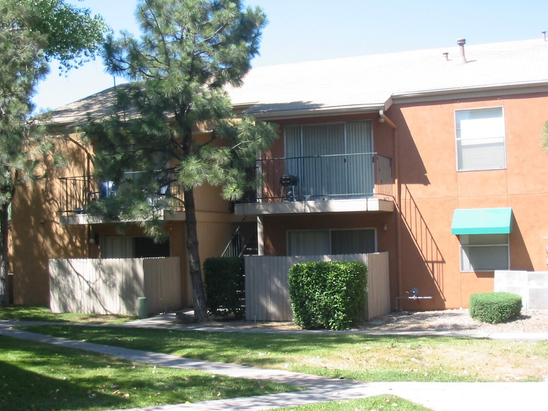 Pinewood Estates Apartments Albuquerque, NM