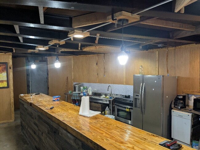 Building Photo - 526 Allen Dr