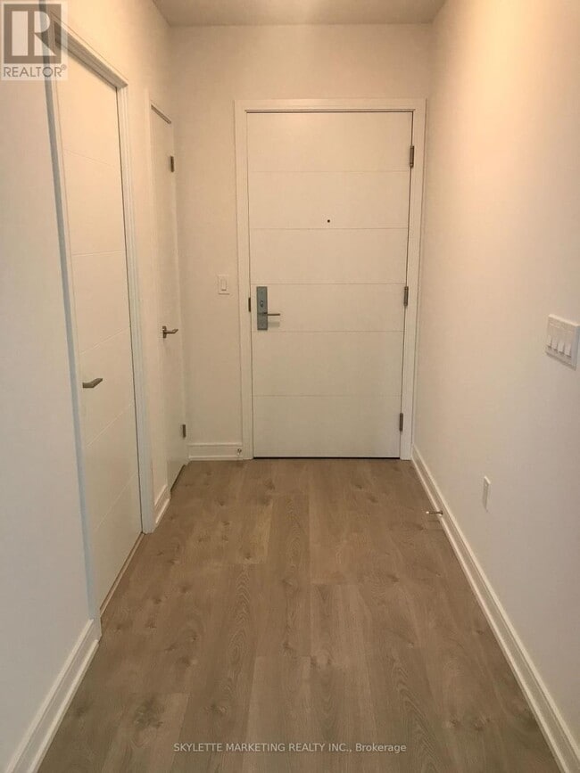 Photo du bâtiment - 50 Wellesley St E