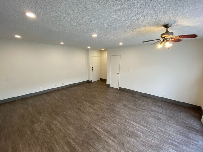 Building Photo - 3419 Keystone Av
