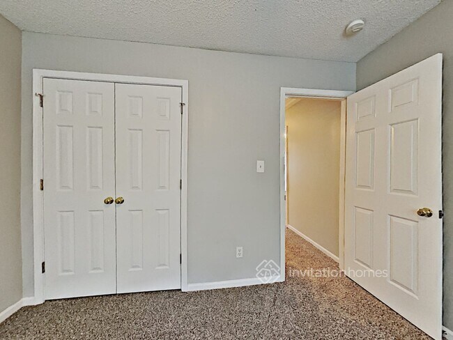 Building Photo - 129 Deerfield Dr