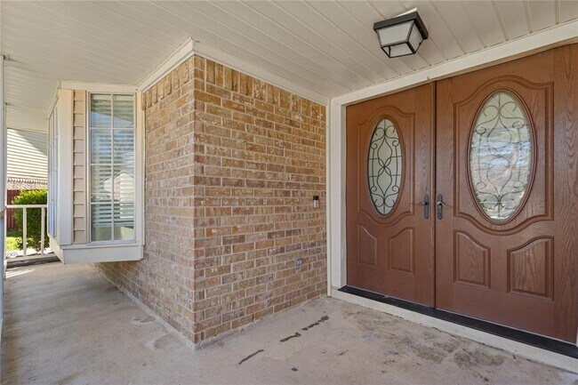 Building Photo - 3326 Lake Stream Dr