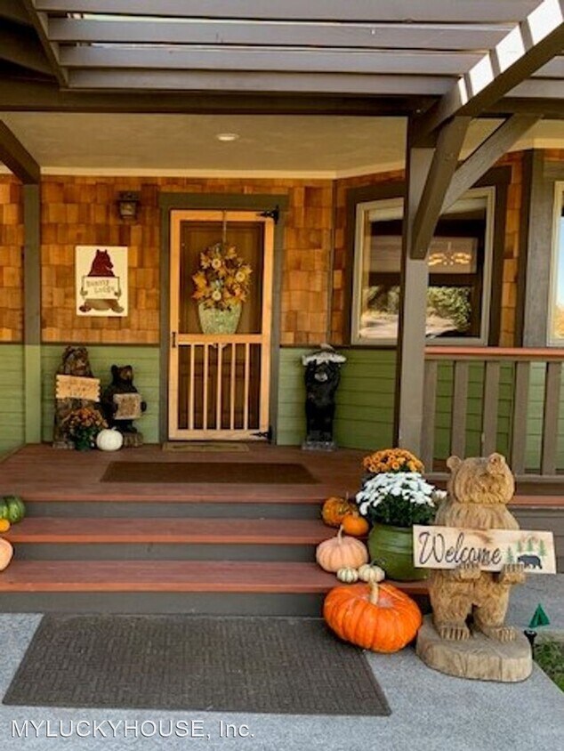 Primary Photo - 4 br, 2.5 bath House - 23321 Alfalfa Marke...