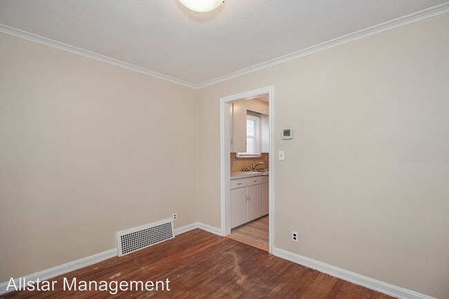 Building Photo - 3 br, 1 bath House - 11921 Puritan Ave