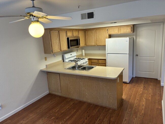 Foto del edificio - 315 N Cottonwood St