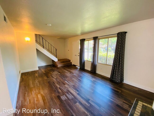 Building Photo - 3 br, 1.5 bath House - 8868 La Riviera Dr #D