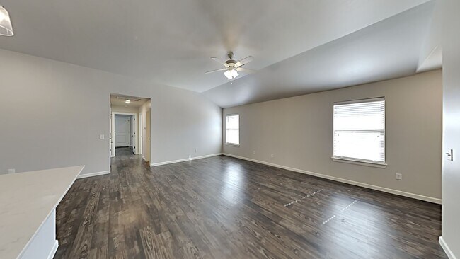 Building Photo - 2 Bedroom 2 Bathroom 2 Car Garage Duplex C...
