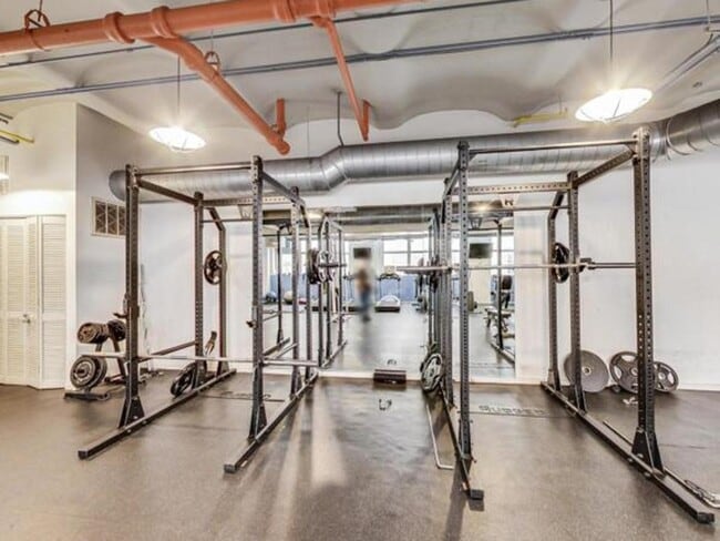 Foto del edificio - 500 S Clinton St