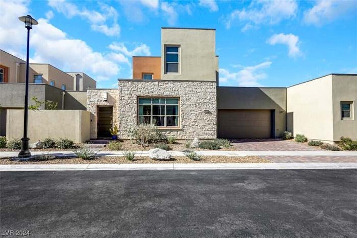 Primary Photo - HIGHLY UPGRADED TOWNHOME IN TRILOGY SUMMER...