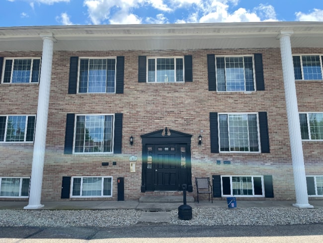 Foto del edificio - 1101 W Maple St NW