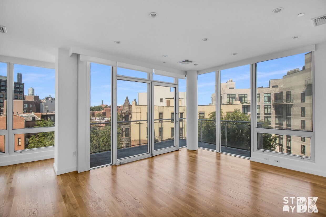 Foto principal - 525 Clinton Ave