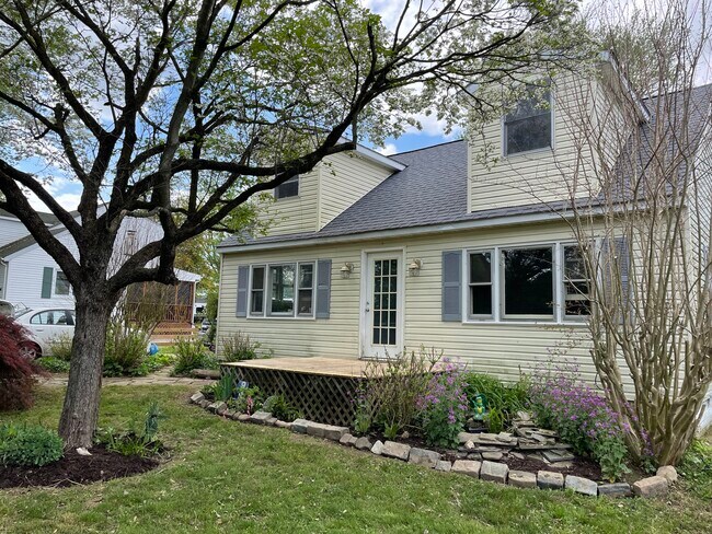 Exterior frontal - 933 Biddle St