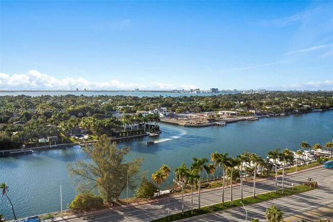 Foto del edificio - 4925 Collins Ave