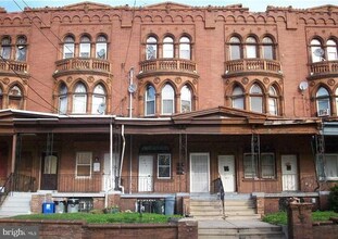 Building Photo - 1829 W Tioga St