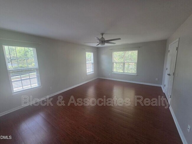 Foto del edificio - 2603 Forest Shadows Ln