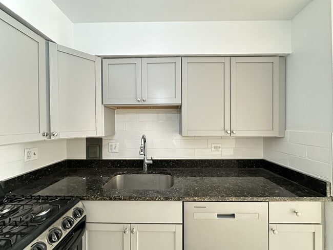 Foto del edificio - 1515 W Morse Ave