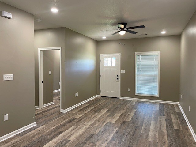 Foto del edificio - 2619 Grand Ln