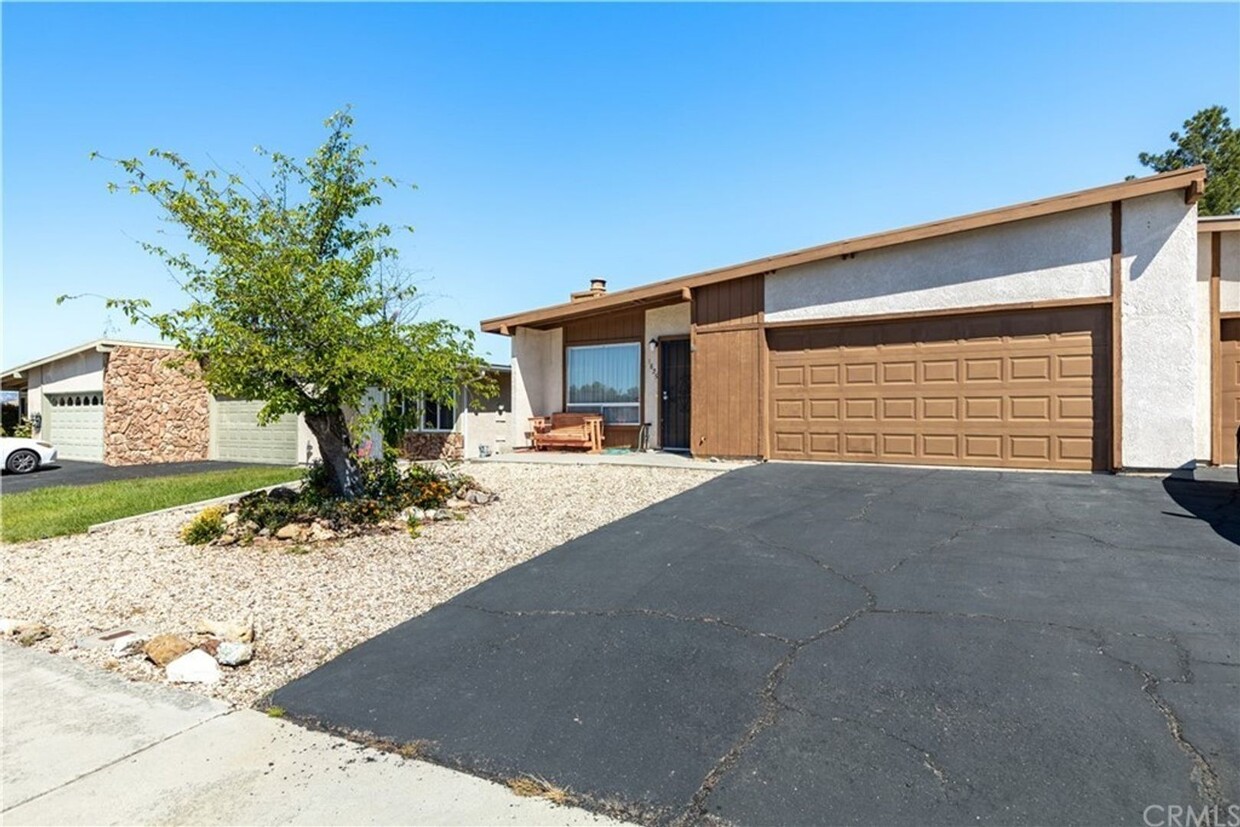 Primary Photo - Beautiful Sierra Bonita 2 Bedroom 1 Bath A...