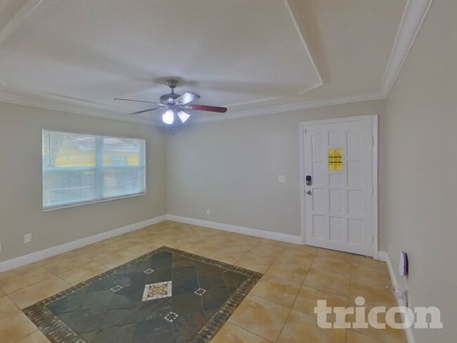 Foto del edificio - 563 Robin Hill Cir