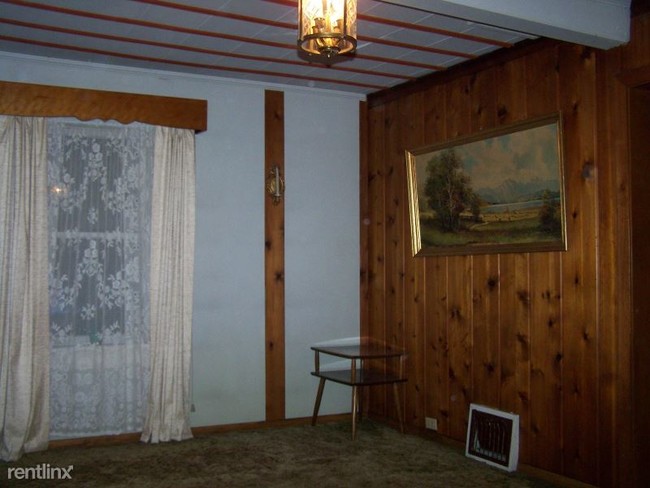 Building Photo - 3 br, 1 bath House - 240 north main st