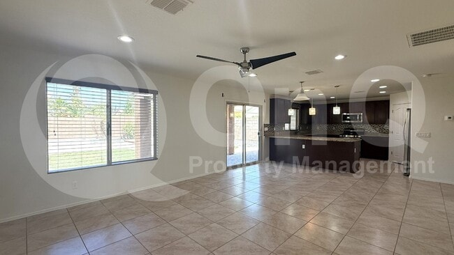 Building Photo - 2142 E Campo Bello Dr