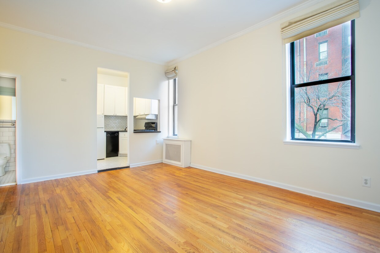 Foto principal - 200 E 75th St