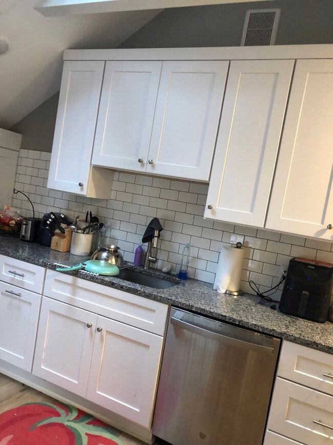 Foto del edificio - 552 Union St SE