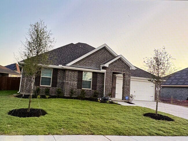 Building Photo - 449 Livingston Dr