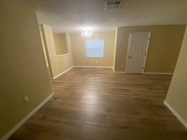 Foto del edificio - 5021 Ashford Falls Ln