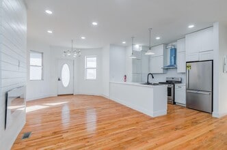 Building Photo - 118 Newman Ave