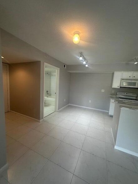 Foto del edificio - 141 SW Palm Dr