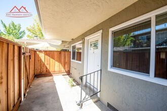 Building Photo - 5160 Westdale Dr