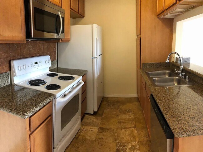 Foto del edificio - 23308 Marigold Ave
