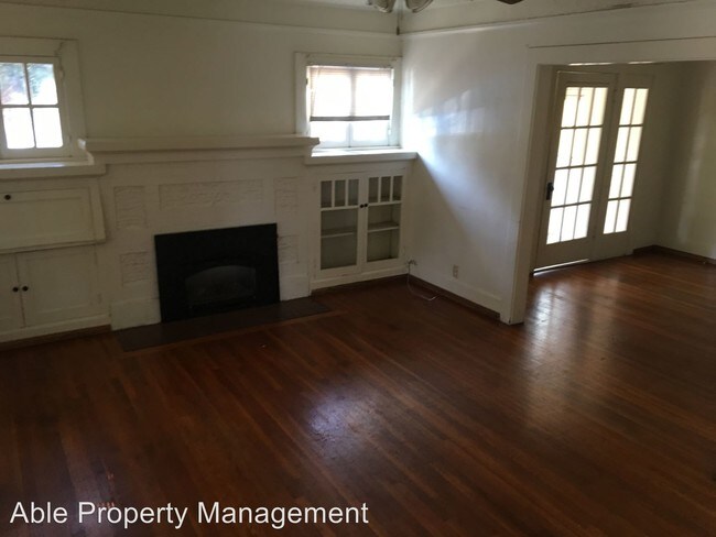 Building Photo - 2 br, 1 bath House - 517 G St.