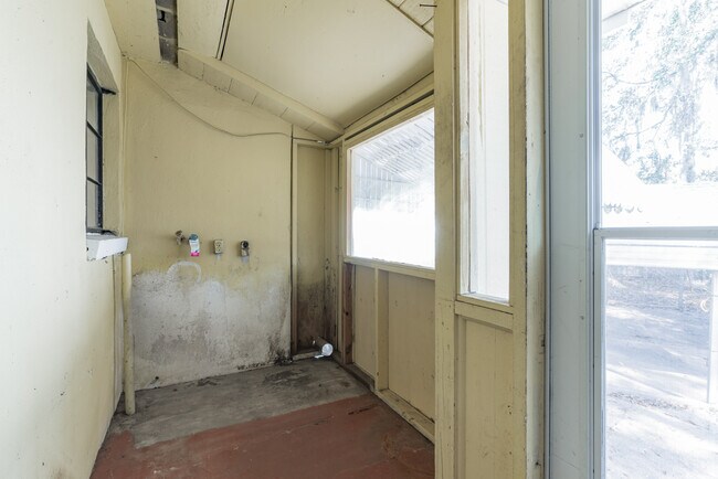 Foto del edificio - 477 W 62nd St