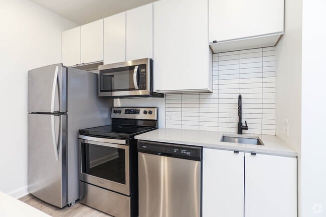 Studio, 1BA - 416 SF - Amber - Gravity