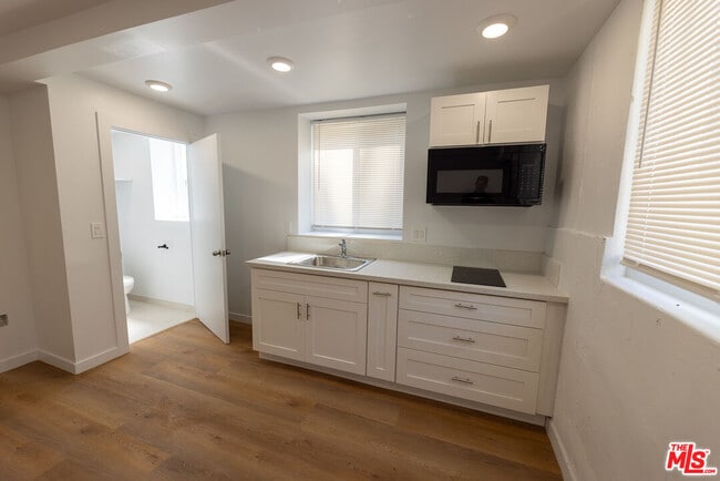 Building Photo - 1420 Alvarado Terrace