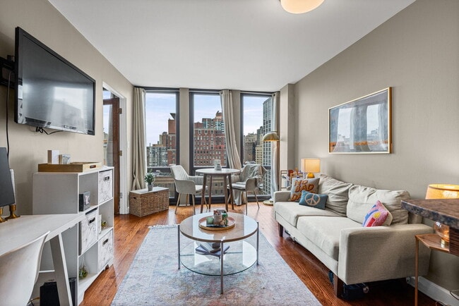 Foto del edificio - 1 E Scott St