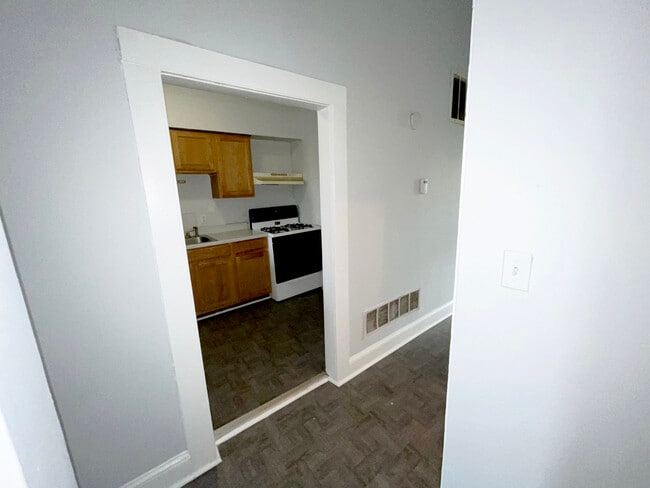 Building Photo - 1800 McCulloh St