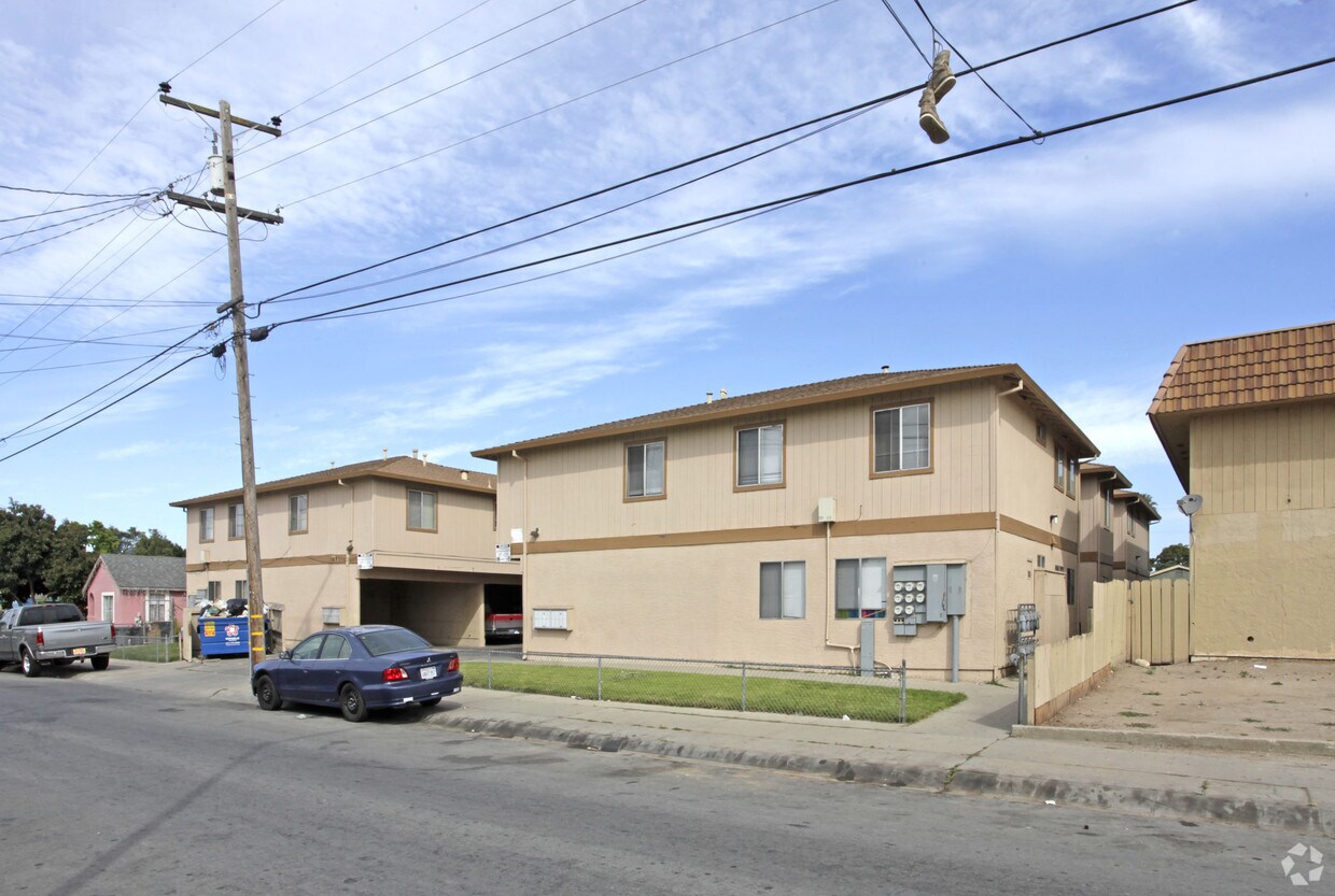Primary Photo - 169 Orchard Ave